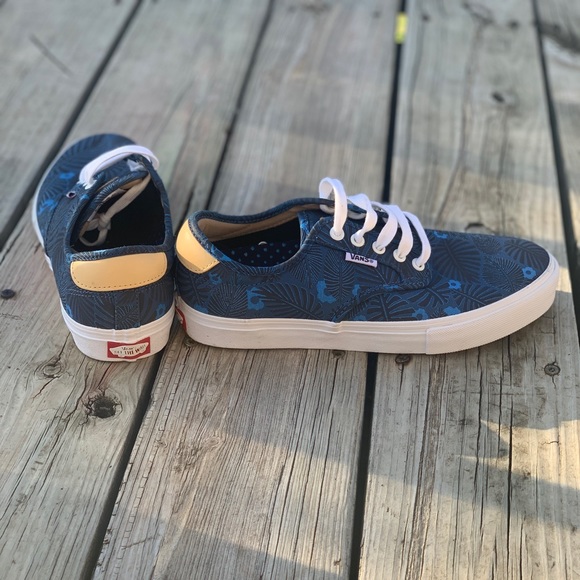 Vans - Picture 3 of 3